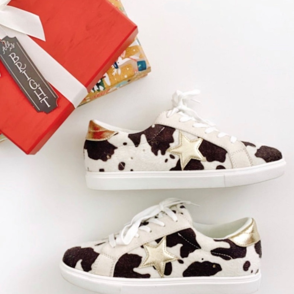 Puffy Star Brown Cow hair sneaker - size 6.5